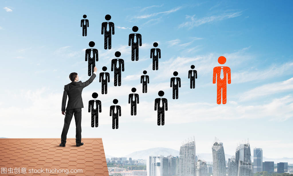 屋頂上的遠見 年輕商人如何構建高效人力資源體系